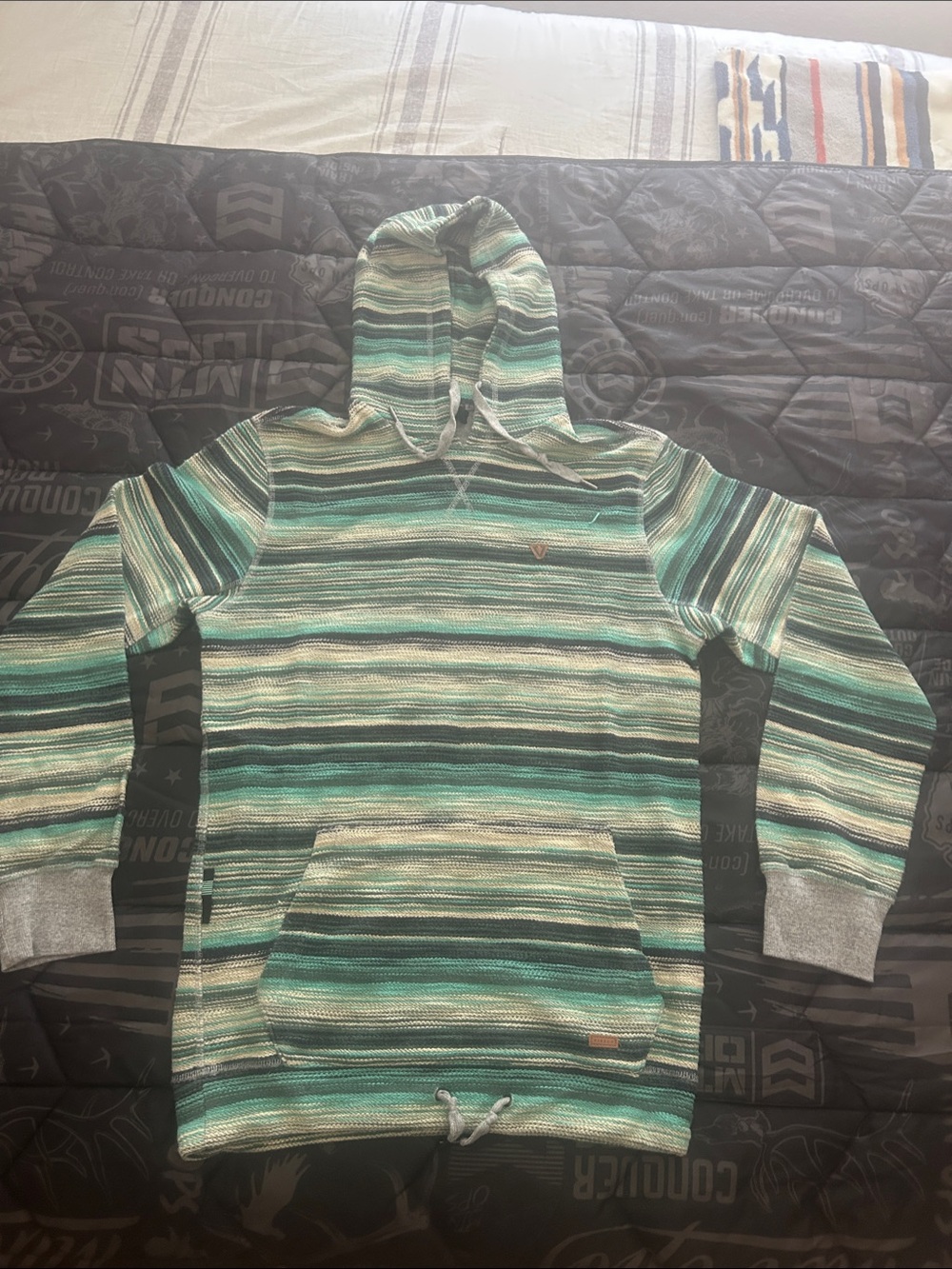 Vissla reversible hoodie